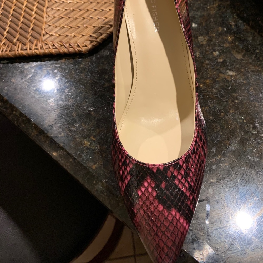 Marc Fisher chunky heel pumps NEW